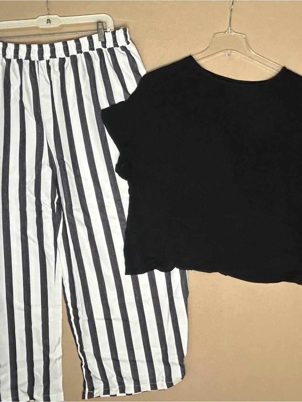 Plus size set. Black & White Vertical Stripe Wide-Leg Pants & semi cropped top.